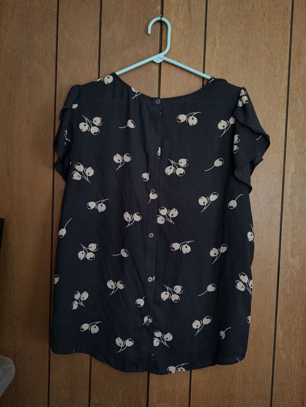Loft Women’s Top - Picture 2 of 2